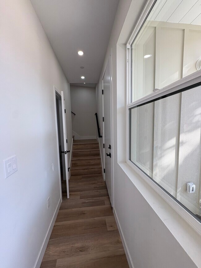 Building Photo - 258 Donax Ave