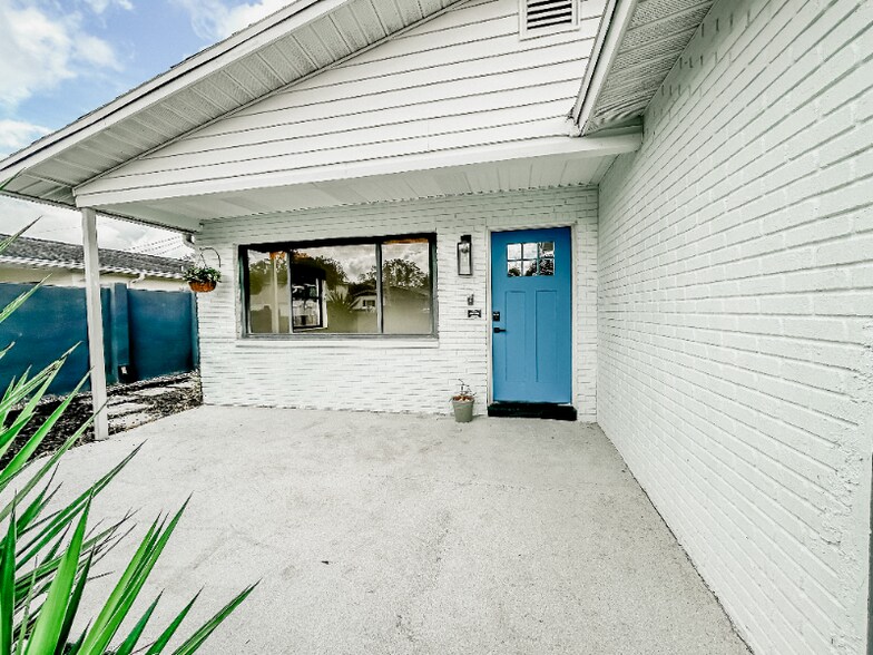 Building Photo - 1847 Shore Acres Blvd NE