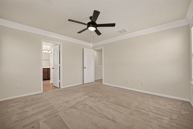 Building Photo - 1850 Commons Hill Ln
