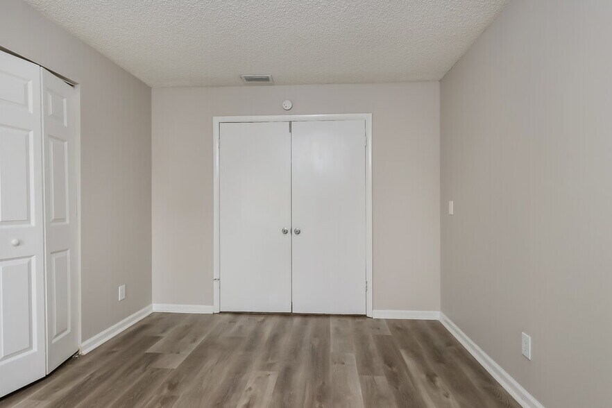 Building Photo - 1162 Fernlea Dr