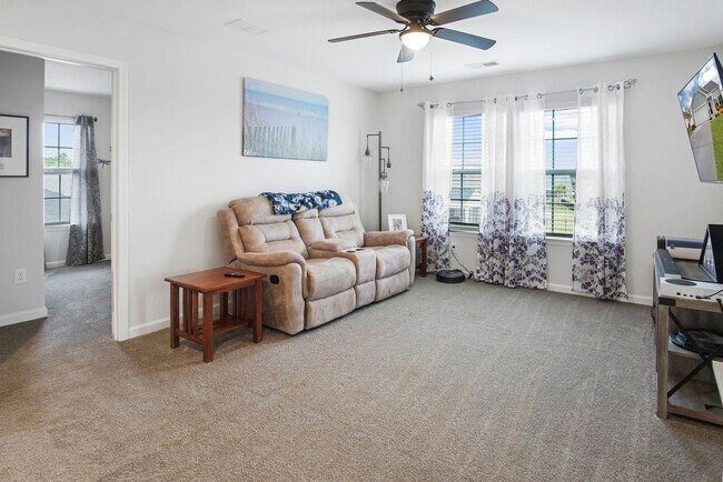 Building Photo - Glenmoor 3BR/2BA – Minutes from Downtown C...