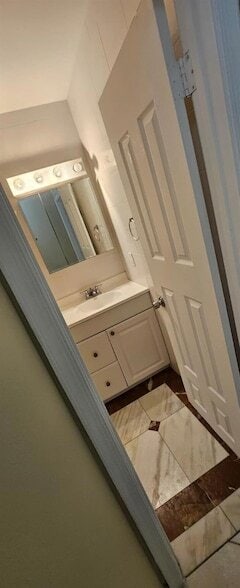 Building Photo - 1202 Summer St