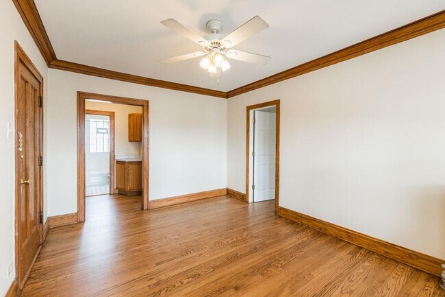 Building Photo - 3516 N Lawndale Ave