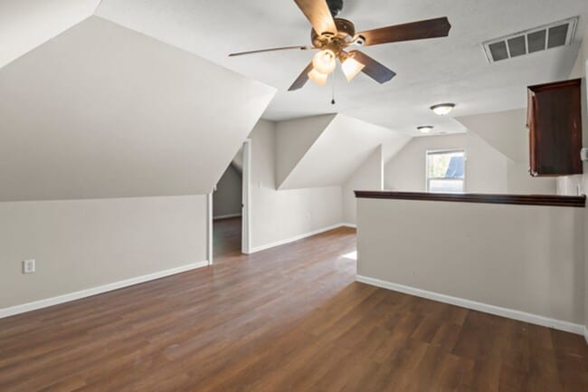 Building Photo - 121 E North St