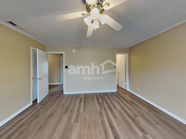 Building Photo - 10709 McClain Dr