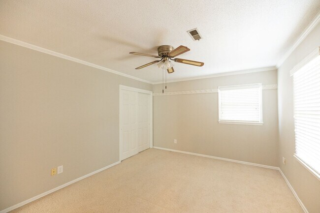 Building Photo - 5517 Robinridge Rd