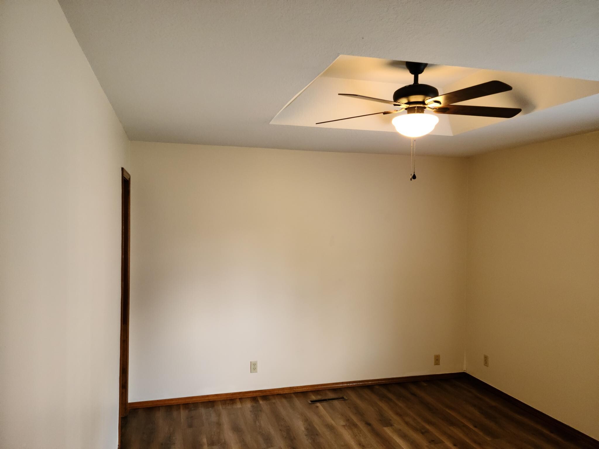 Building Photo - 653 Pine Ridge St