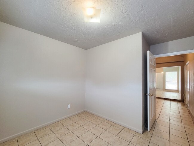 Building Photo - 17423 Ranch Country Rd