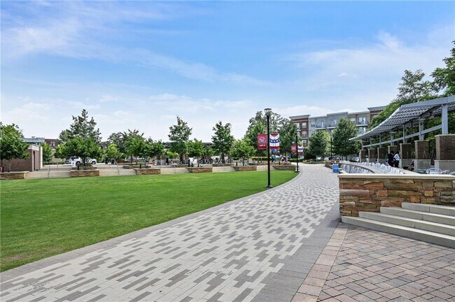 Building Photo - 215 Winding River Dr