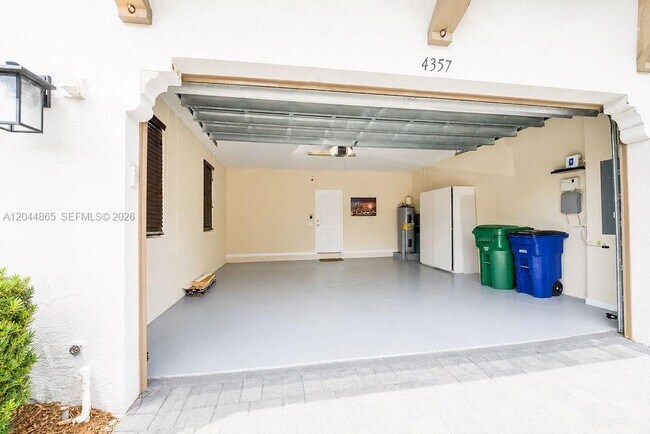 Building Photo - 4357 Cascada Cir