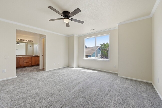 Building Photo - $2,845.95 - 3 Bed, 2 Bath Home in Thornton with Central AC and In Unit Laundry!