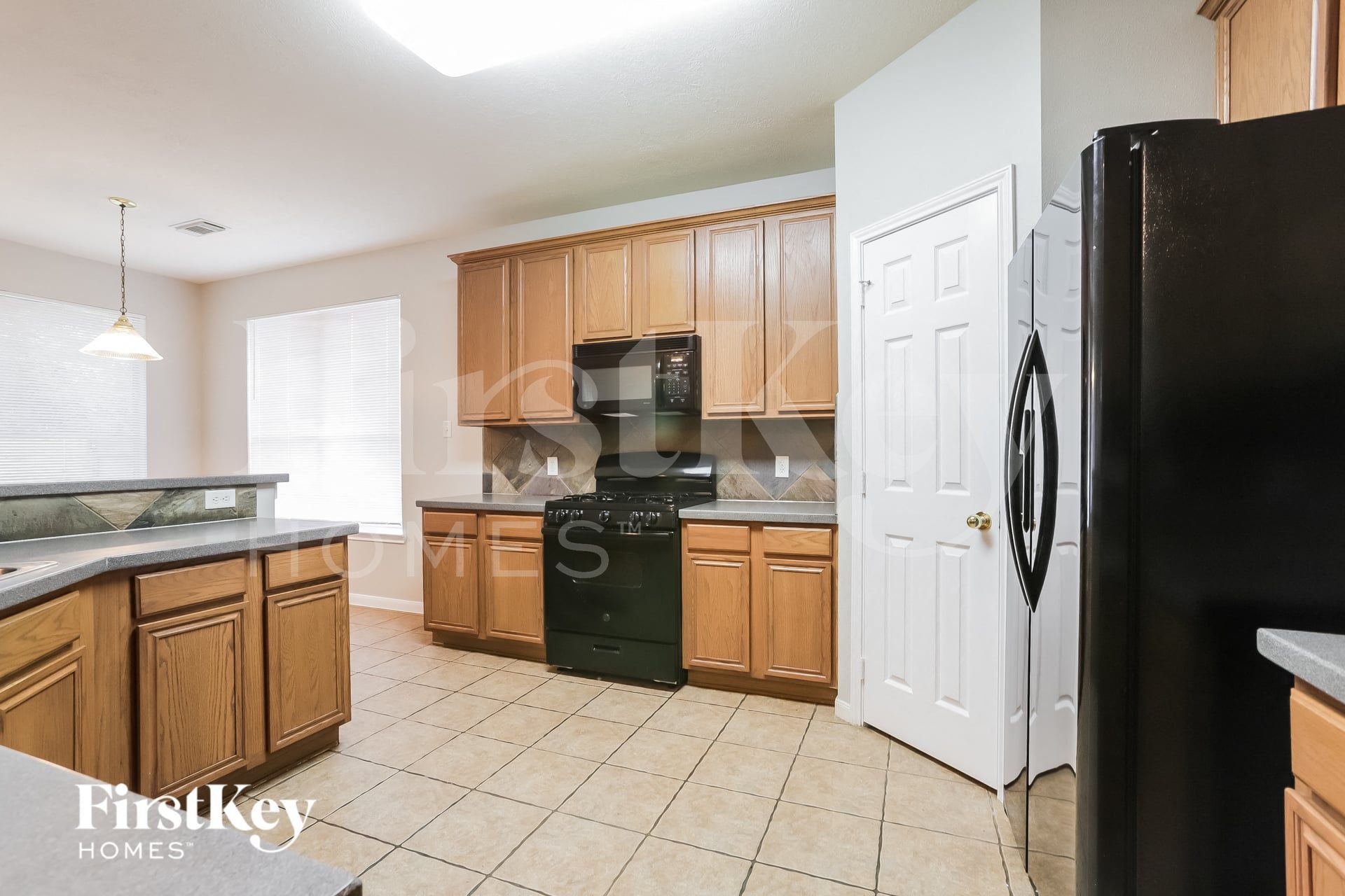 Building Photo - 12210 Lakewood Valley Ct