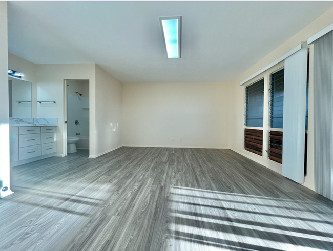 Building Photo - 98-1421 Kaahumanu Street