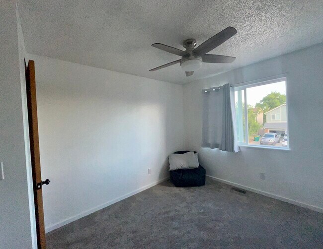 Building Photo - 6626 Chantilly Pl