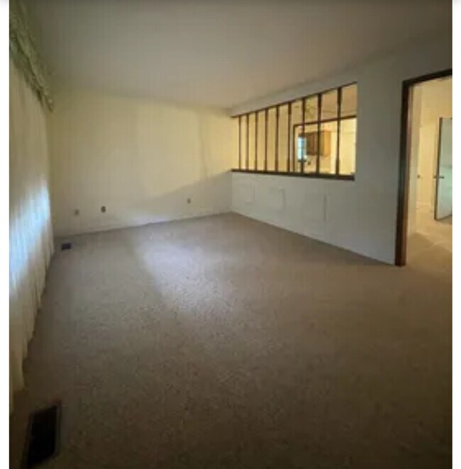 Building Photo - 112 Crisman St