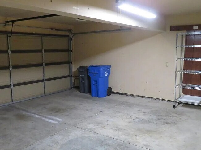 Building Photo - 1700 Escalona Dr