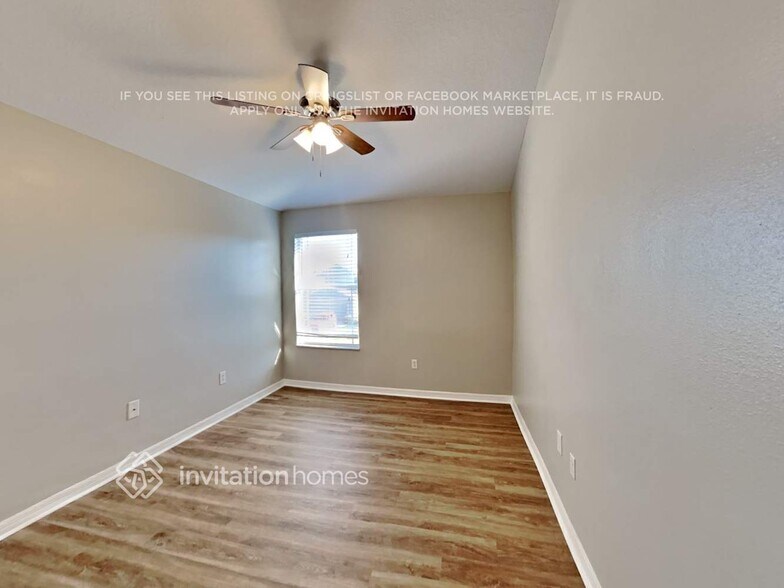 Building Photo - 8233 Crescent Moon Dr