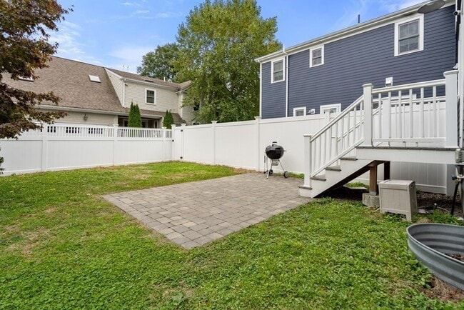 Building Photo - 17 Vernon St