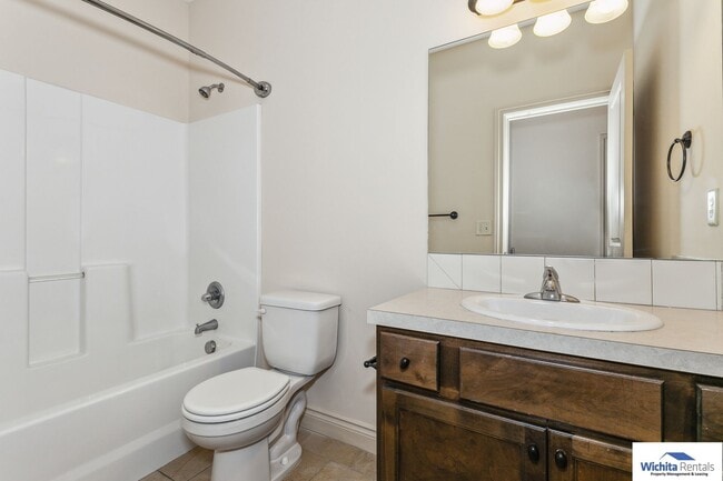 Building Photo - Andover Schools - 4 bedroom 3 bath