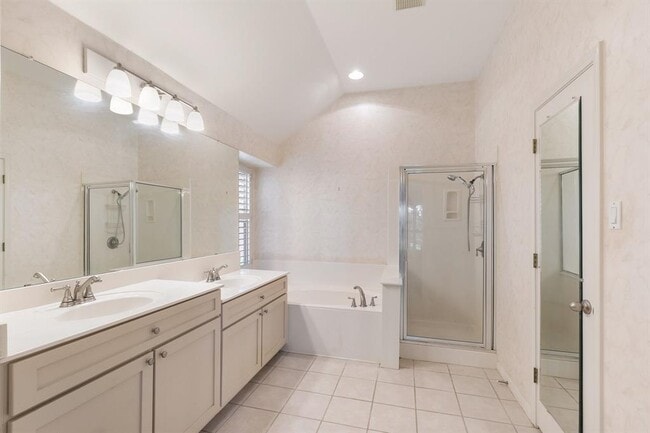 Building Photo - 11701 Sterling Panorama Terrace