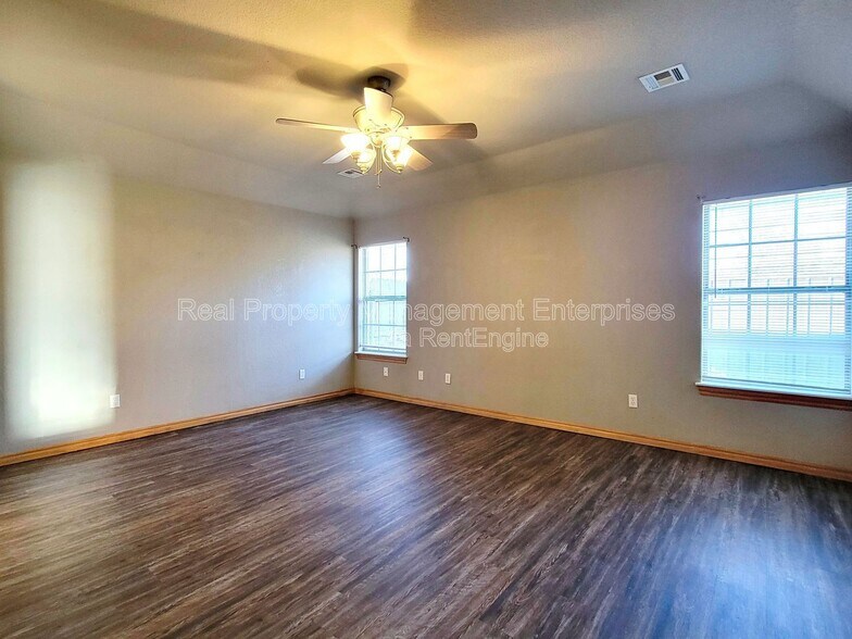Building Photo - 4701 Castle Bay Cove