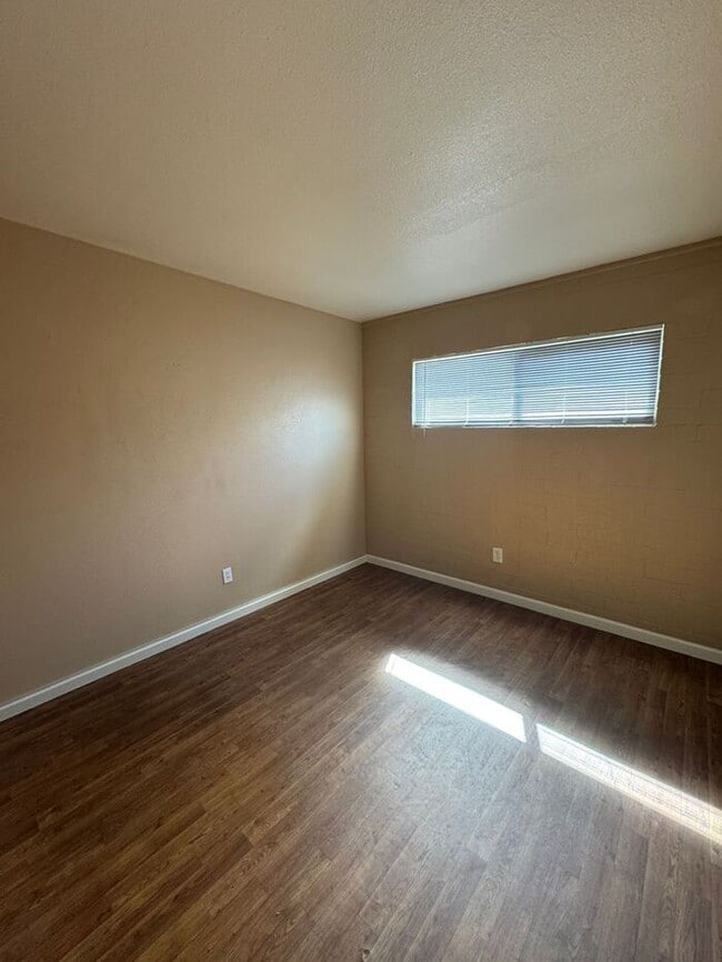 Building Photo - 4302 E Bellevue St