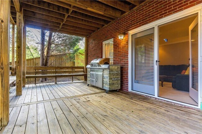 Building Photo - 2242 Lenox Walk NE