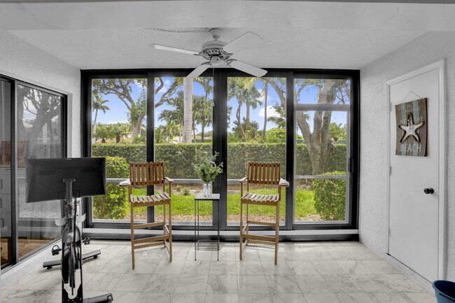 Building Photo - 100 Pelican Pointe Dr