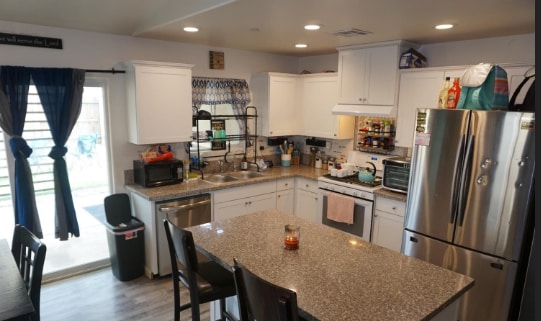 Building Photo - 2304 Hacienda Pl