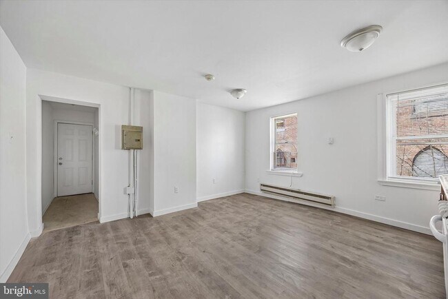 Building Photo - 523 Concord Ave