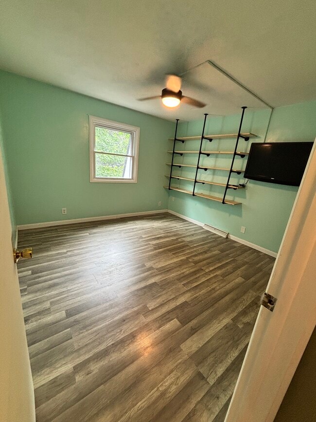 Building Photo - 1109 Quentin Ave