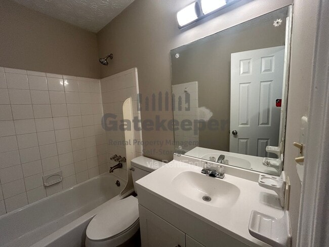 Building Photo - 115 Meadowbrook Ct