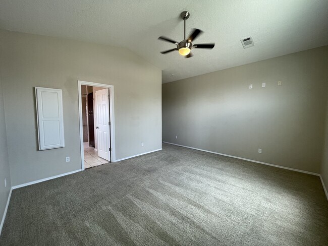 Building Photo - 8601 Coppell Ct NE
