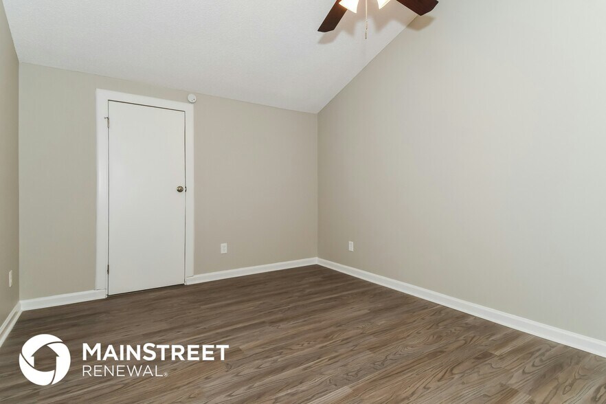 Building Photo - 11665 Summer Tree Rd N