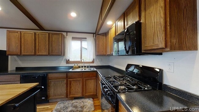 Building Photo - 1306 Garden St