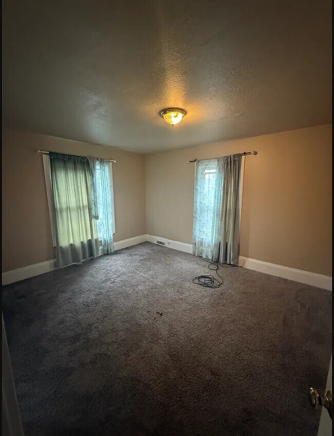 Building Photo - 536 E 123rd St