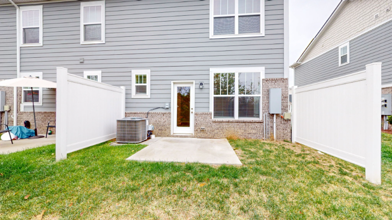 Building Photo - 1736 Frodo Wy