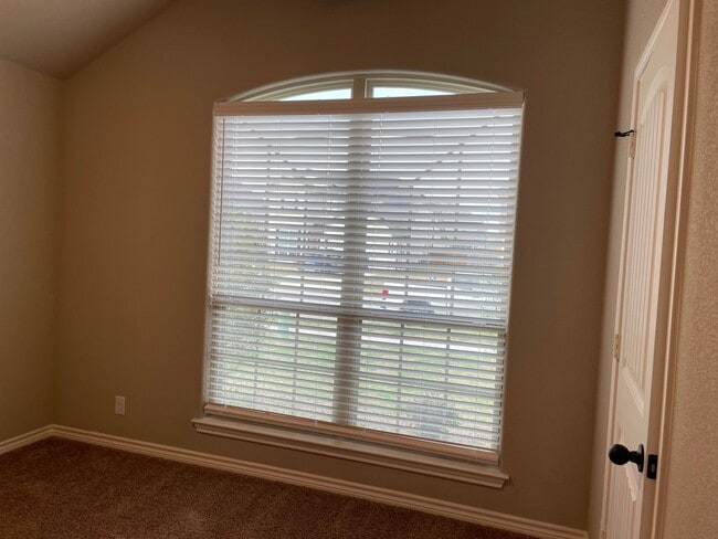 Building Photo - **NO PETS*** | Beautiful Single-Story 4 BR, 2.5 Bath | Covered Patio | Close to Fort Cavazos