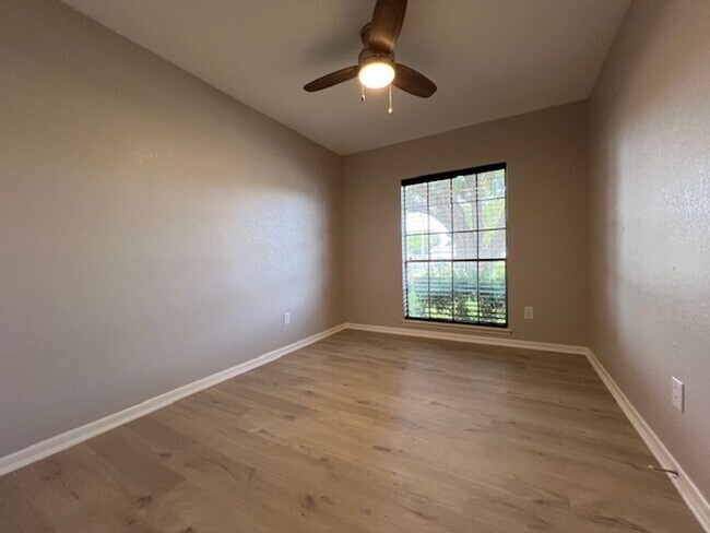 Building Photo - UPDATED HOME IN FLOUR BLUFF - OFFERING GRE...