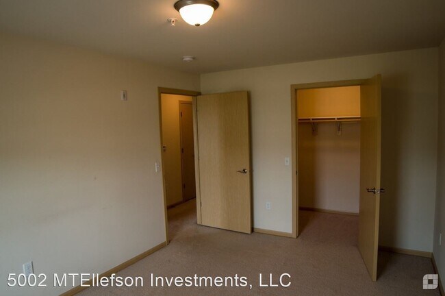 Building Photo - 5002 Siggelkow Rd