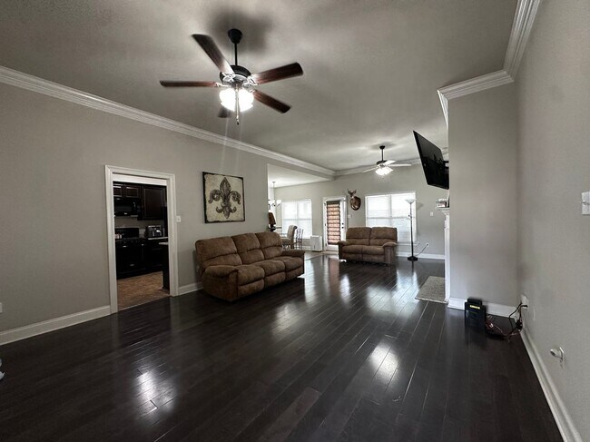 Building Photo - 162 Chestnut Ridge Dr