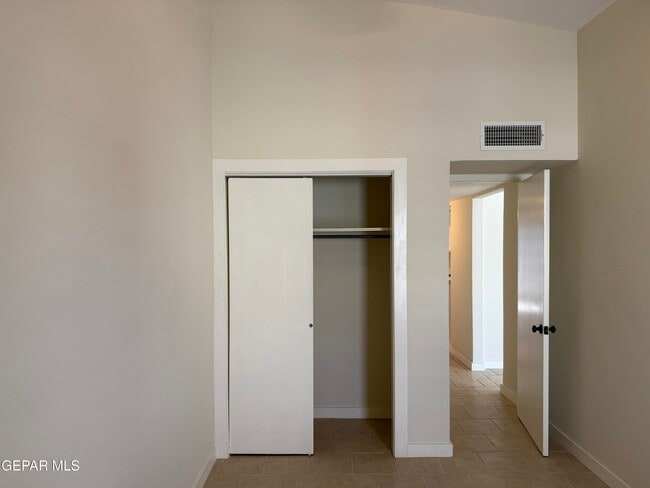 Building Photo - 10642 Cuatro Vistas Dr