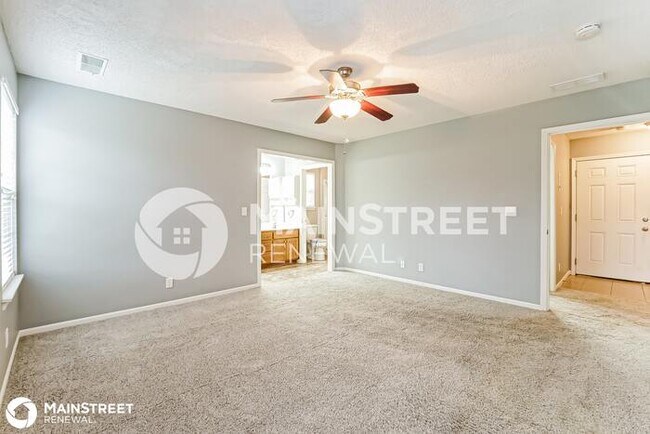 Building Photo - 1020 Carlisle Dr, Raymore, MO 64083