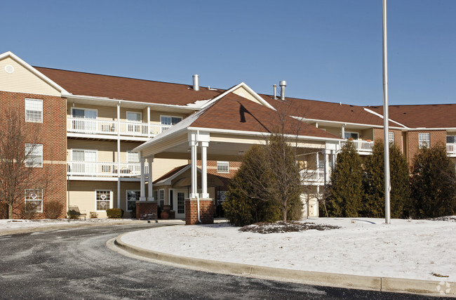 Building Photo - Roxbury Court Apartments