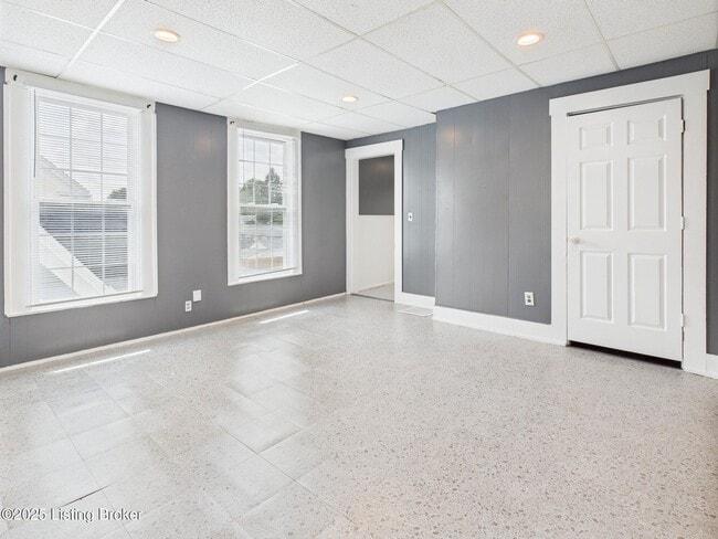 Building Photo - 1919 Center St