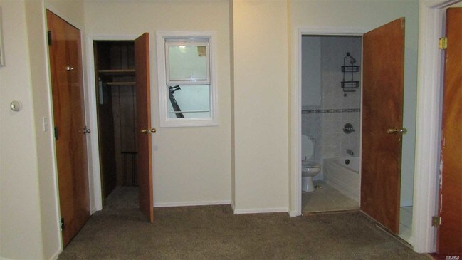 Building Photo - 108-23 Jamaica Ave