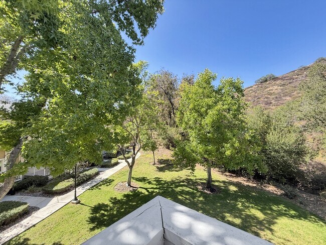 Building Photo - 9980 Scripps Vista Way