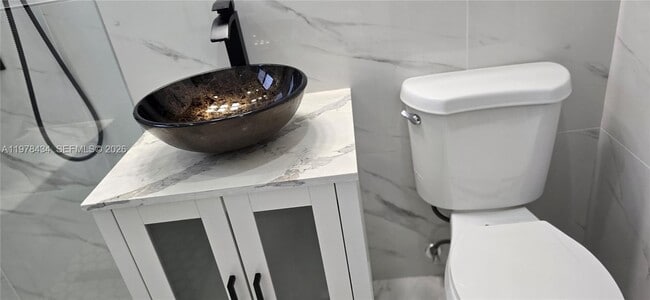 Building Photo - 2731 SW 29th Ave