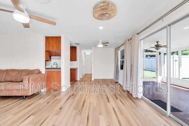 Building Photo - 3111 Bayshore Gardens Pkwy