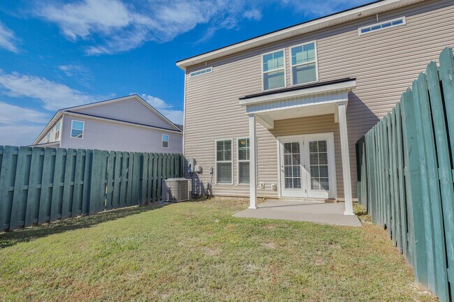 Building Photo - 116 Ainsdale Dr